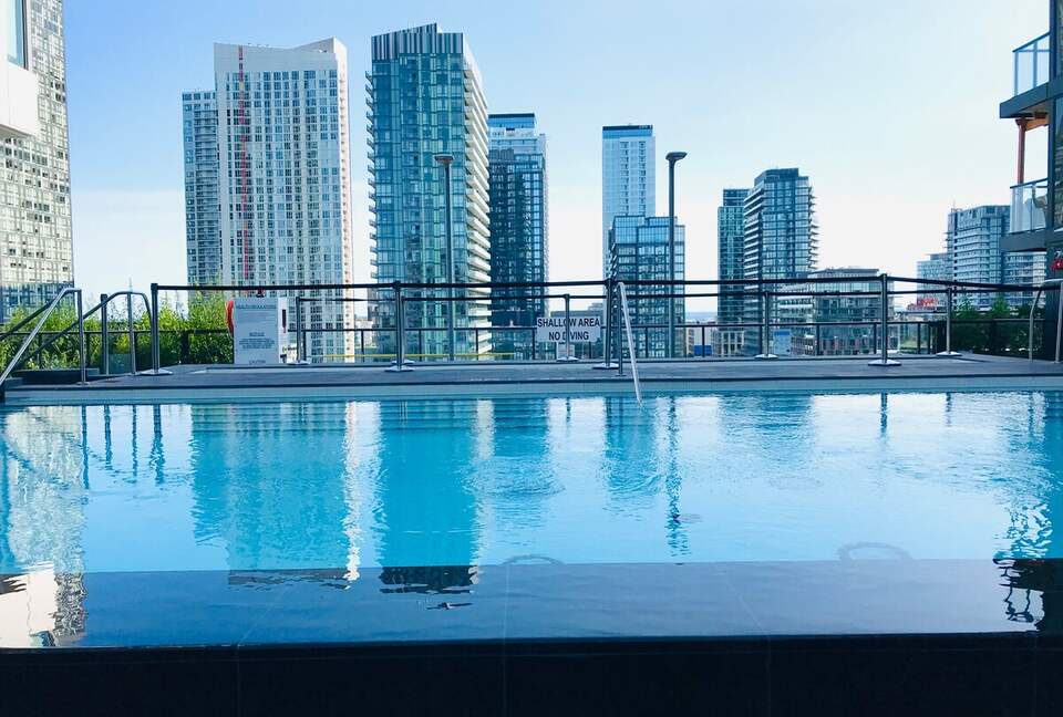 Downtown Toronto Studio with Balcony - Toronto, Canada
