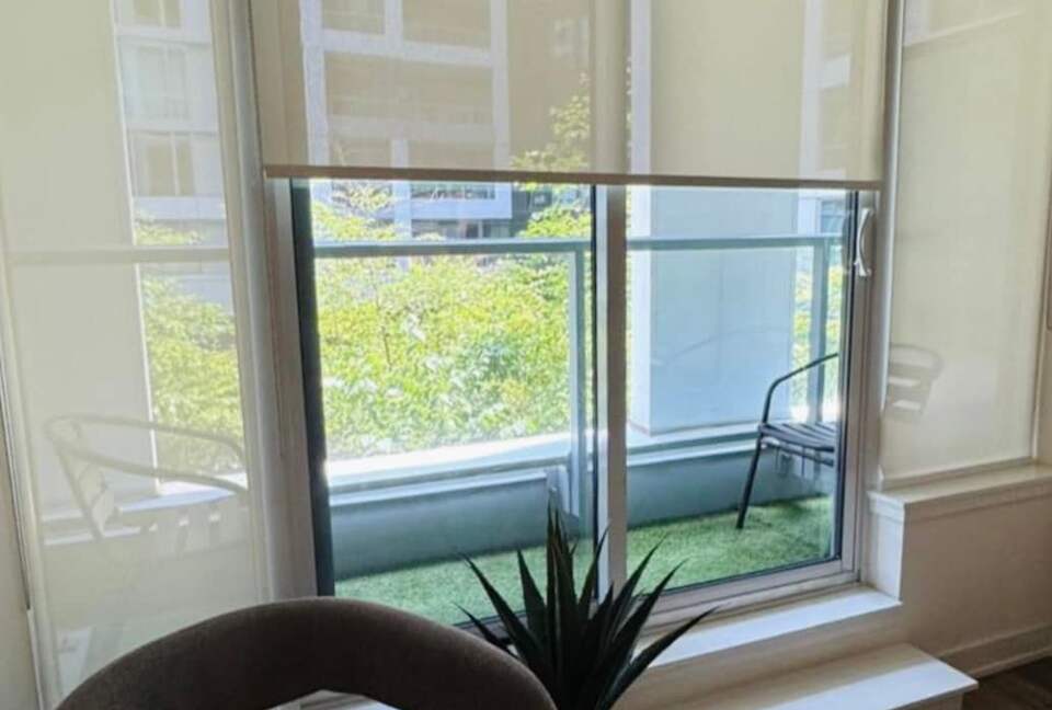 Downtown Toronto Studio with Balcony - Toronto, Canada