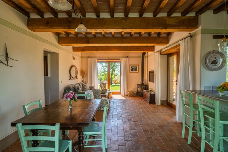 A Refined Agriturismo Apartment - Trequanda, Italy
