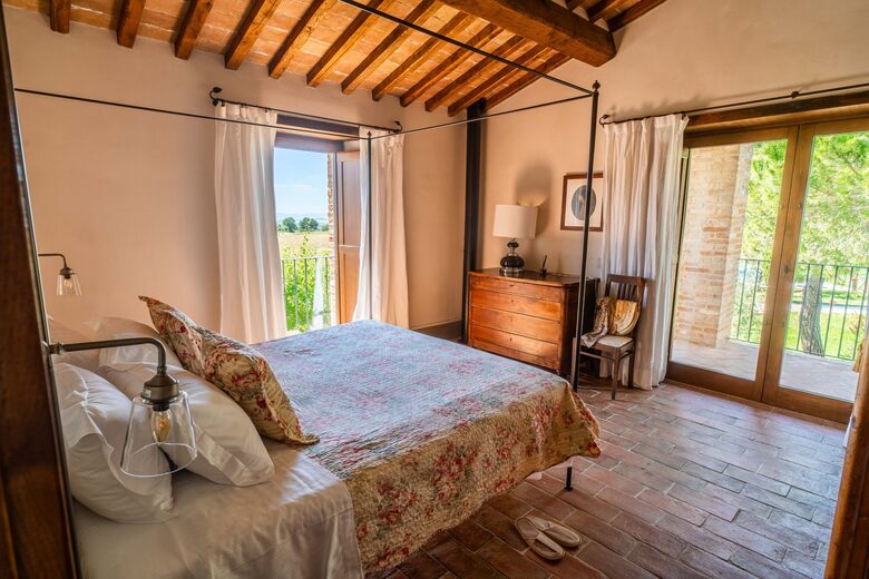 A Refined Agriturismo Apartment - Trequanda, Italy