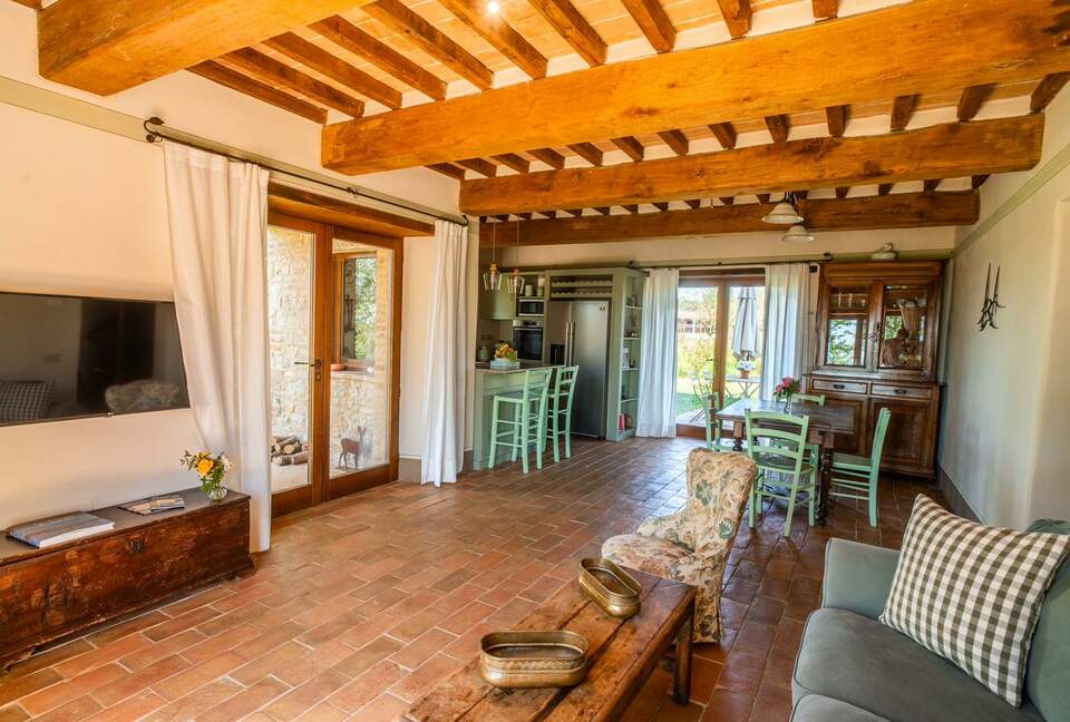 A Refined Agriturismo Apartment - Trequanda, Italy