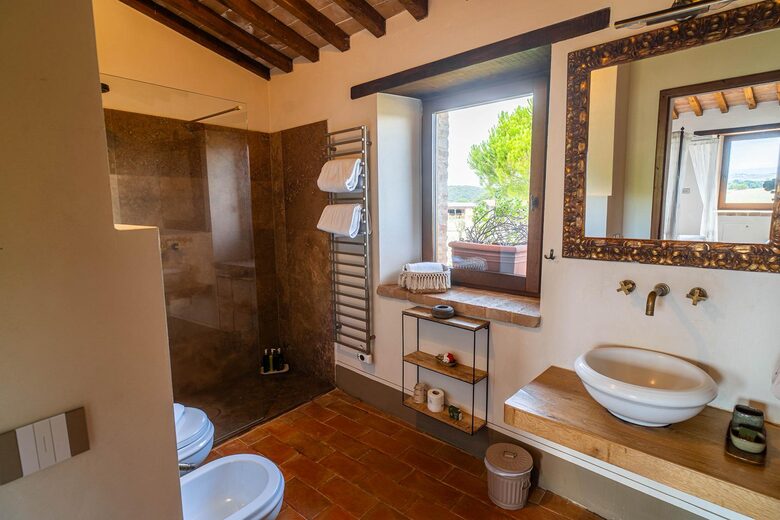 A Room At "Agriturismo Sole" - Trequanda, Italy