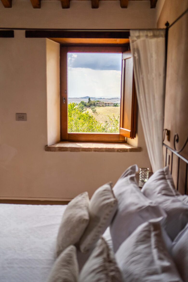 A Room At "Agriturismo Sole" - Trequanda, Italy