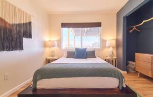 Private Joshua Tree Desert Retreat with Hot Tub & Stargazing - Joshua Tree, California