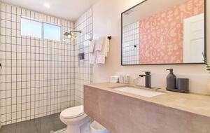 Private Joshua Tree Desert Retreat with Hot Tub & Stargazing - Joshua Tree, California