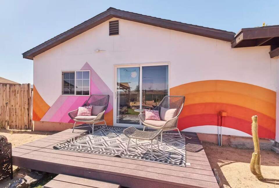 Private Joshua Tree Desert Retreat with Hot Tub & Stargazing - Joshua Tree, California