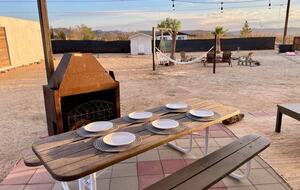Private Joshua Tree Desert Retreat with Hot Tub & Stargazing - Joshua Tree, California