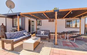 Private Joshua Tree Desert Retreat with Hot Tub & Stargazing - Joshua Tree, California