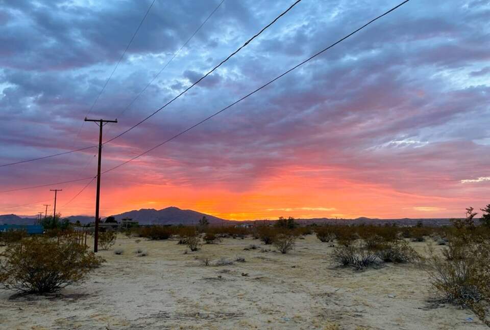 Private Joshua Tree Desert Retreat with Hot Tub & Stargazing - Joshua Tree, California