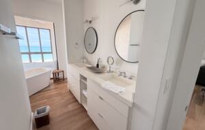 Ocean Pearl | A Refined Bimini Retreat - Alice Town, Bahamas