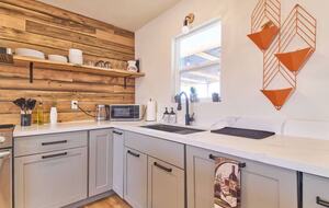 Private Joshua Tree Desert Retreat with Hot Tub & Stargazing - Joshua Tree, California