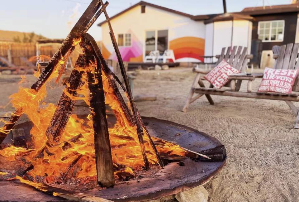 Private Joshua Tree Desert Retreat with Hot Tub & Stargazing - Joshua Tree, California