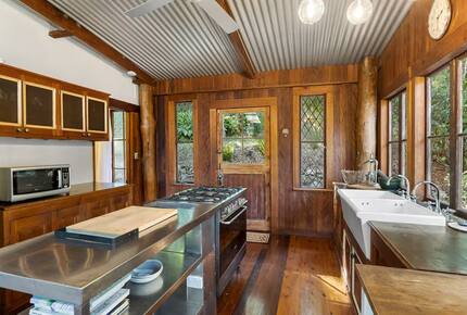 Girramala • Breezy Cottage near Noosa Beach - Doonan, Australia