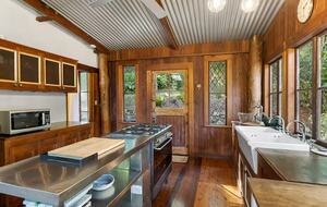 Girramala • Breezy Cottage near Noosa Beach - Doonan, Australia