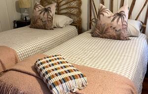 Girramala • Breezy Cottage near Noosa Beach - Doonan, Australia