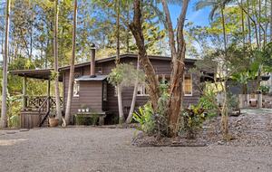 Girramala • Breezy Cottage near Noosa Beach - Doonan, Australia