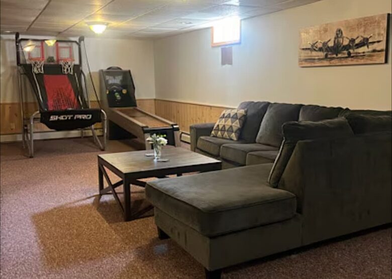 Catskills River View Retreat with Pool & Hot Tub - Hancock, New York