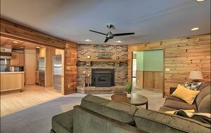 Catskills River View Retreat with Pool & Hot Tub - Hancock, New York