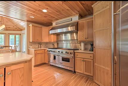 Catskills River View Retreat with Pool & Hot Tub - Hancock, New York