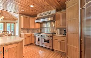 Catskills River View Retreat with Pool & Hot Tub - Hancock, New York