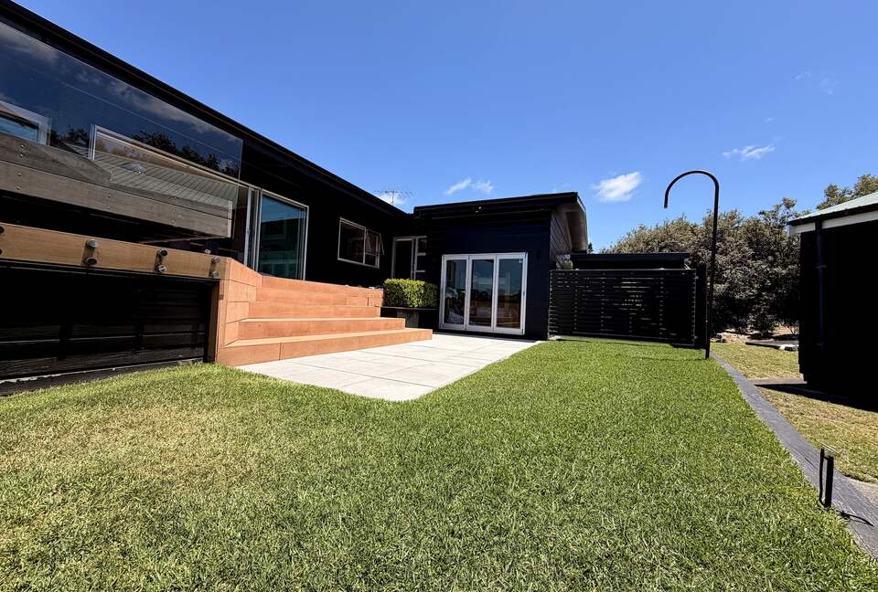 Omaha Beach House with Open-Air Living and Gulf Views - Omaha, New Zealand