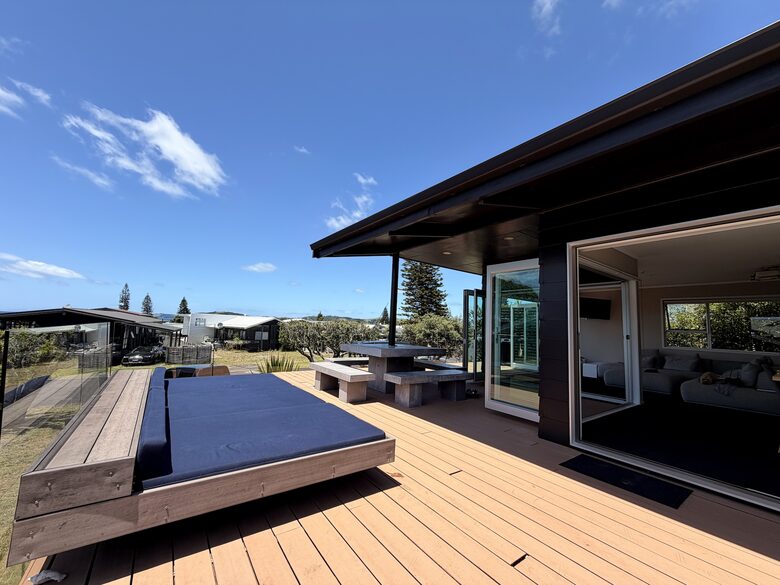 Omaha Beach House with Open-Air Living and Gulf Views - Omaha, New Zealand