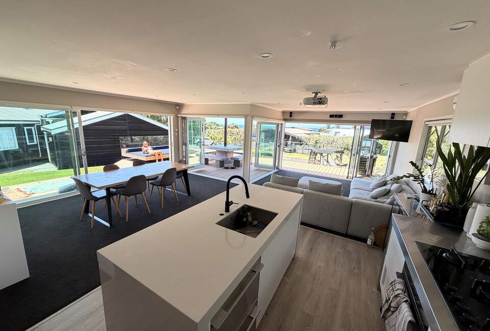 Omaha Beach House with Open-Air Living and Gulf Views - Omaha, New Zealand