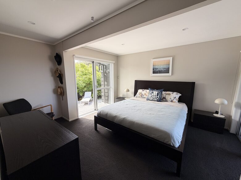 Omaha Beach House with Open-Air Living and Gulf Views - Omaha, New Zealand