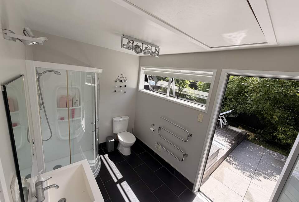 Omaha Beach House with Open-Air Living and Gulf Views - Omaha, New Zealand