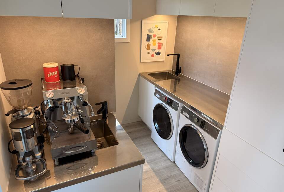 Omaha Beach House with Open-Air Living and Gulf Views - Omaha, New Zealand