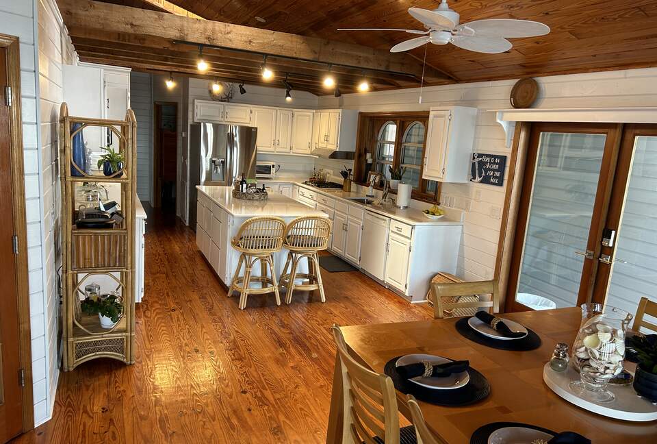 Old Florida Waterfront Escape - Homosassa, Florida