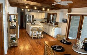 Old Florida Waterfront Escape - Homosassa, Florida