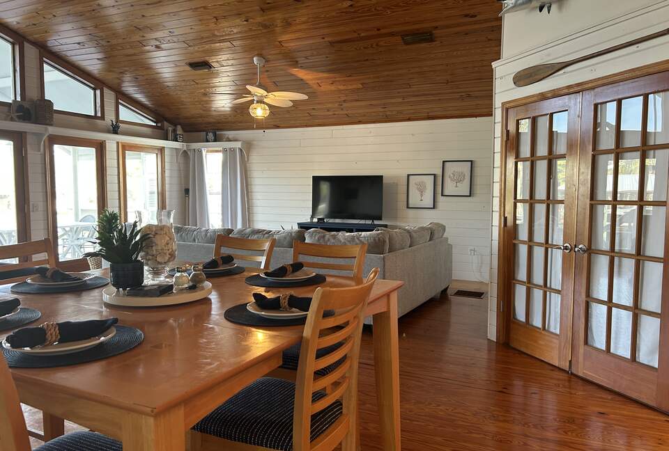 Old Florida Waterfront Escape - Homosassa, Florida