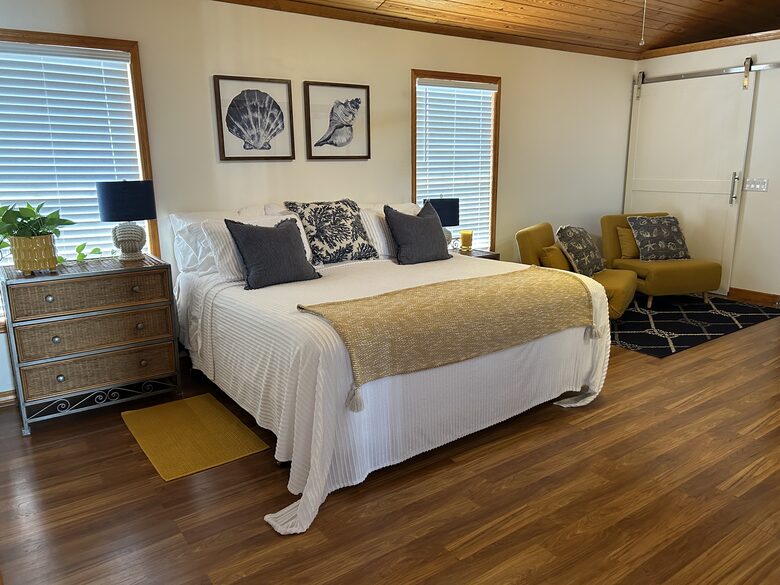 Old Florida Waterfront Escape - Homosassa, Florida