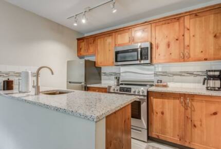 Blackcomb Mountain Ski-In Ski-Out Family Retreat - Whistler, Canada