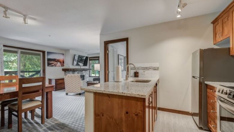 Blackcomb Mountain Ski-In Ski-Out Family Retreat - Whistler, Canada