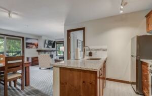 Blackcomb Mountain Ski-In Ski-Out Family Retreat - Whistler, Canada