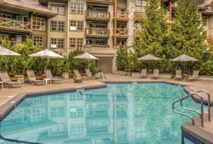 Blackcomb Mountain Ski-In Ski-Out Family Retreat - Whistler, Canada