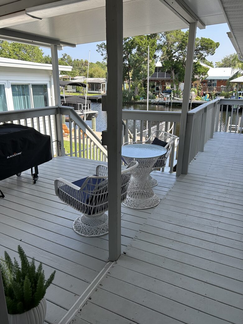 Old Florida Waterfront Escape - Homosassa, Florida