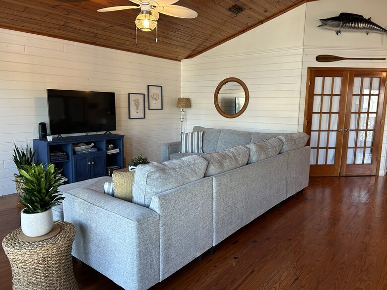 Old Florida Waterfront Escape - Homosassa, Florida