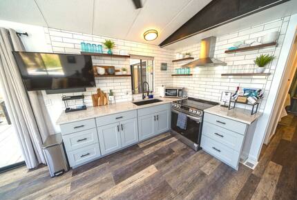 Lake Havasu Waterfront Tiny Home - Lake Havasu City, Arizona