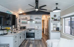 Lake Havasu Waterfront Tiny Home - Lake Havasu City, Arizona