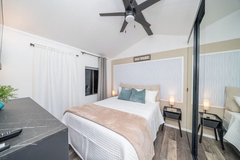 Lake Havasu Waterfront Tiny Home - Lake Havasu City, Arizona