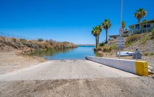 Lake Havasu Waterfront Tiny Home - Lake Havasu City, Arizona