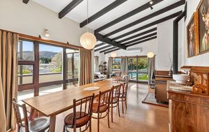 Elevated Family Home with Lake and Mountain Views in Wānaka - Wānaka, New Zealand