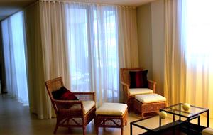 Miami Beach, Mid-Beach Large 2BR Beach Front on Collins Ave. - Comfortably Sleeps 4-6 - Miami Beach, Florida