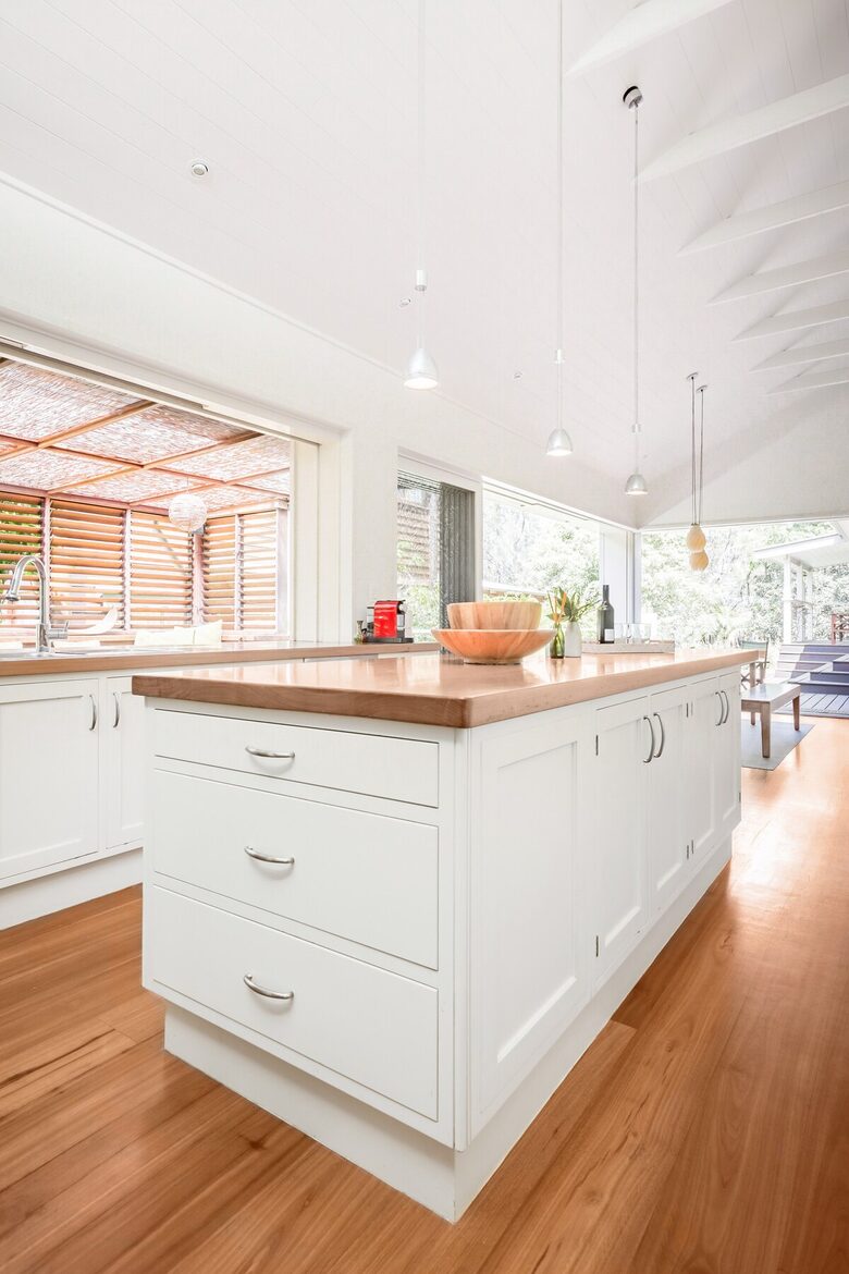 Secluded National Park Beach House - Great Mackerel Beach, Australia