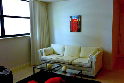 Miami Beach, Mid-Beach Large 2BR Beach Front on Collins Ave. - Comfortably Sleeps 4-6 - Miami Beach, Florida