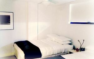 Miami Beach, Mid-Beach Large 2BR Beach Front on Collins Ave. - Comfortably Sleeps 4-6 - Miami Beach, Florida