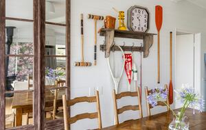 Vintage Coastal Escape Above Port Phillip Bay - Mount Martha, Australia